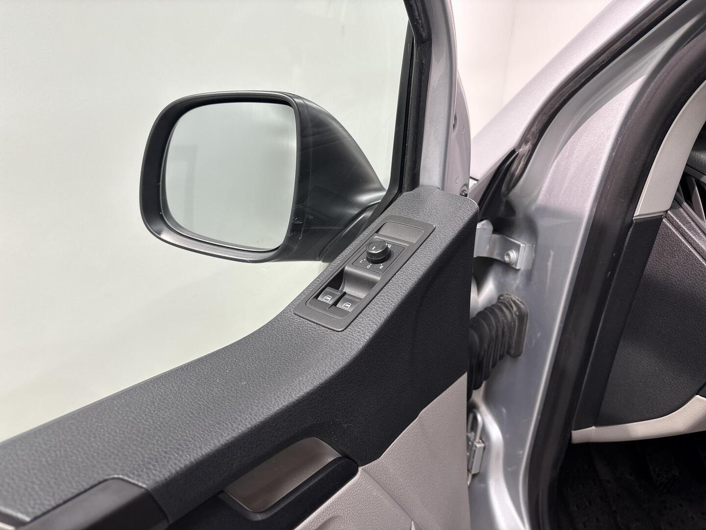 VOLKSWAGEN TRANSPORTER 2019