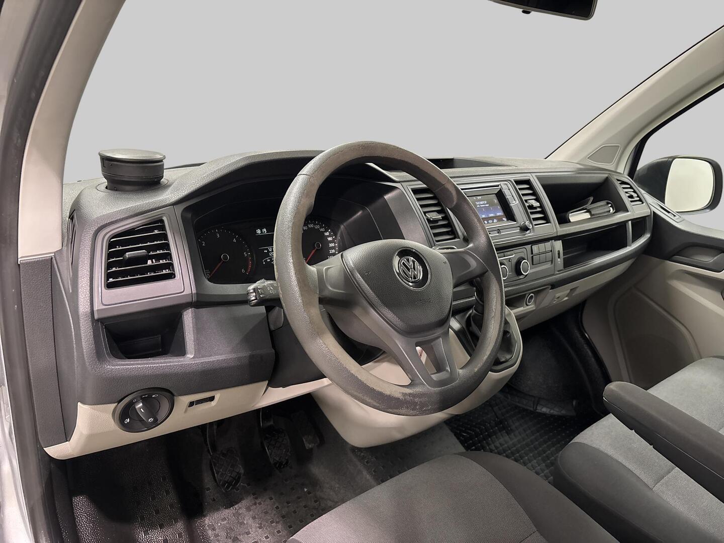 VOLKSWAGEN TRANSPORTER 2019