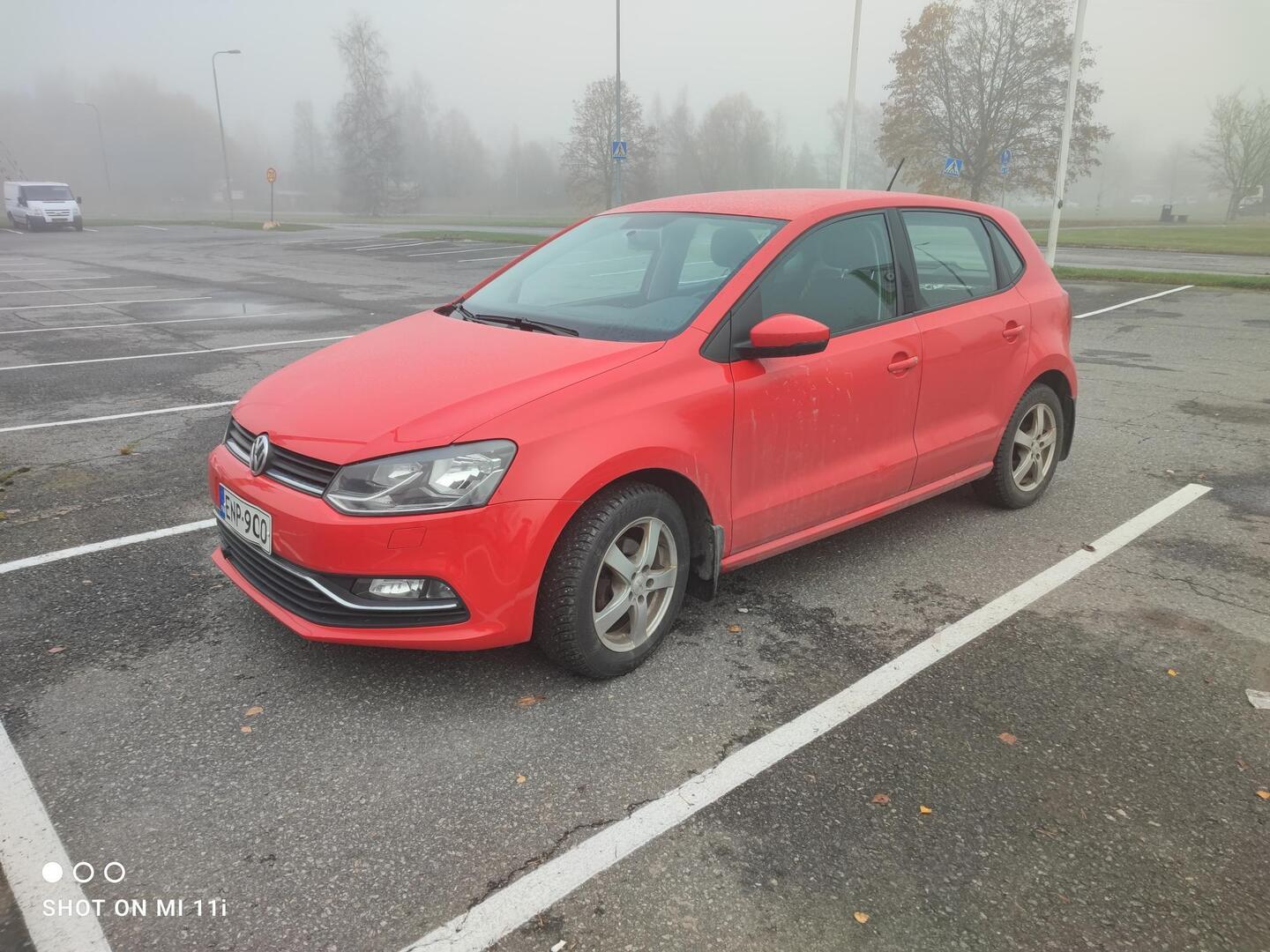 VOLKSWAGEN Polo 2015