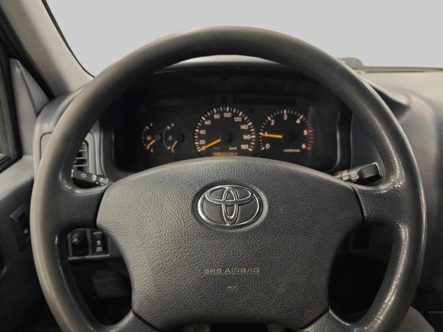 TOYOTA Hiace 2007