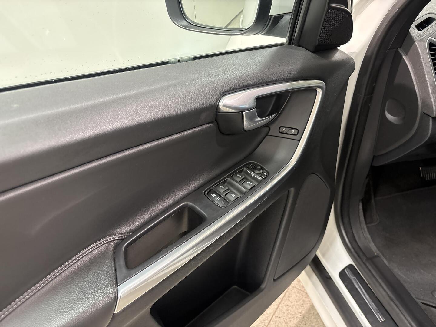 VOLVO XC60 2016