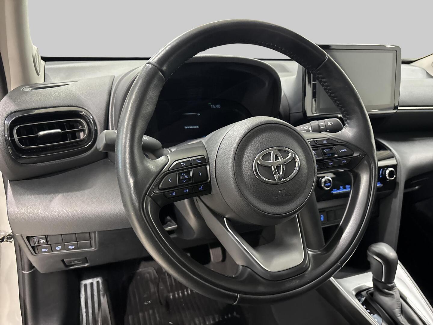 TOYOTA Yaris Cross 2023