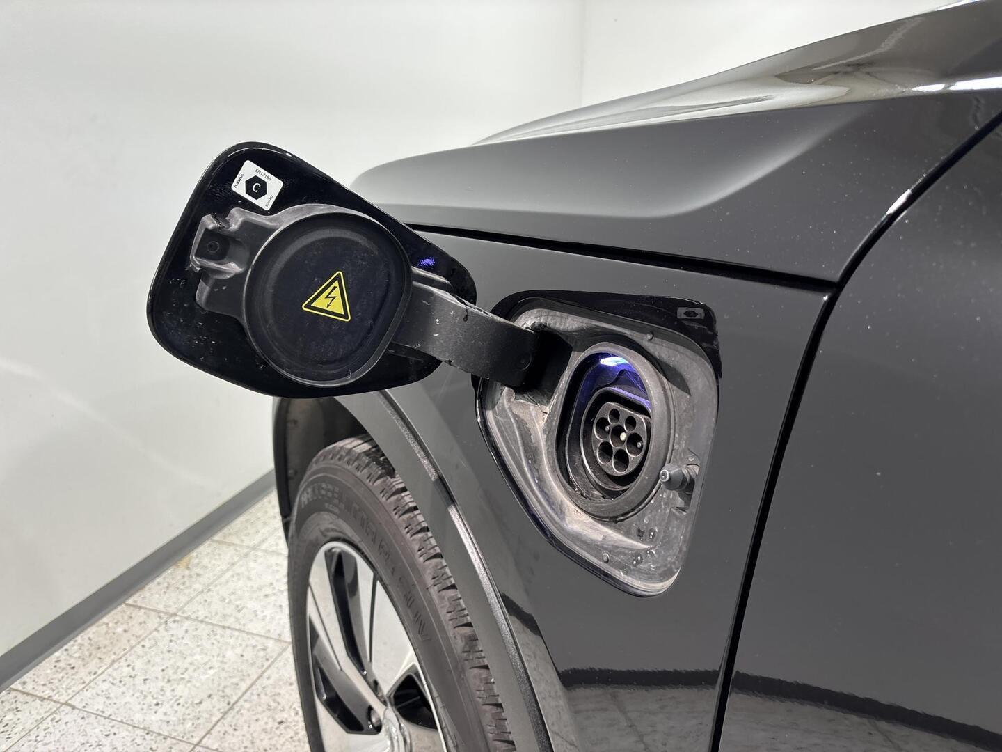 VOLVO XC40 2021