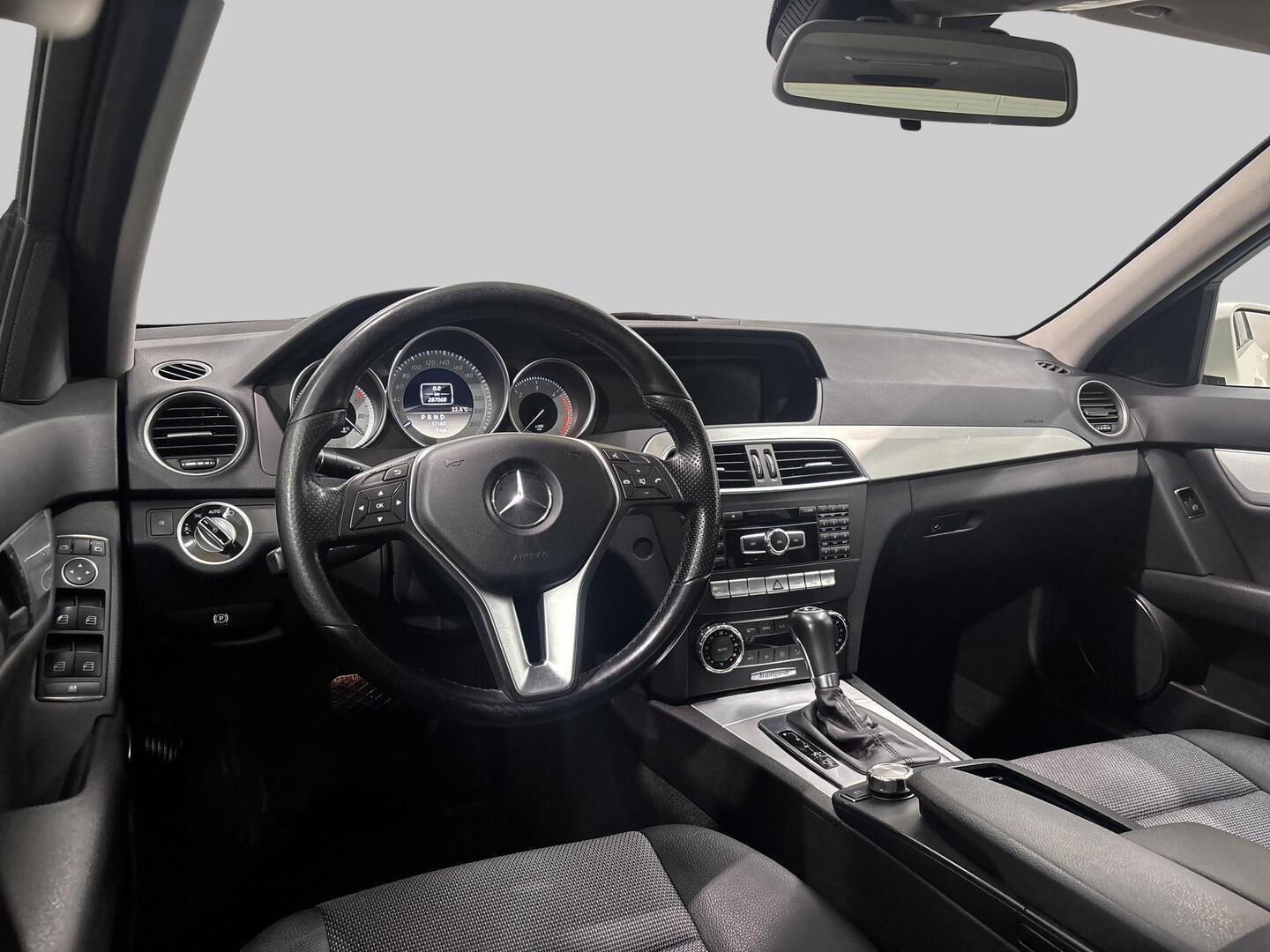 MERCEDES-BENZ C 2011