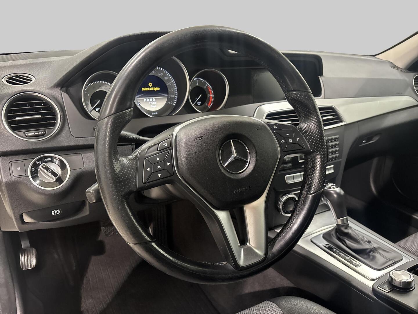 MERCEDES-BENZ C 2011