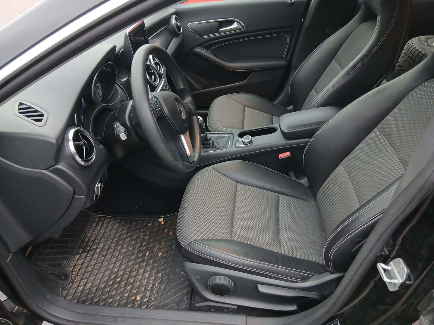 MERCEDES-BENZ CLA 2014