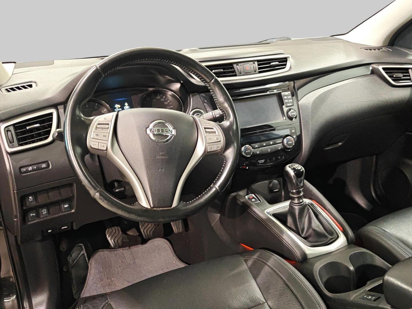 NISSAN Qashqai 2015