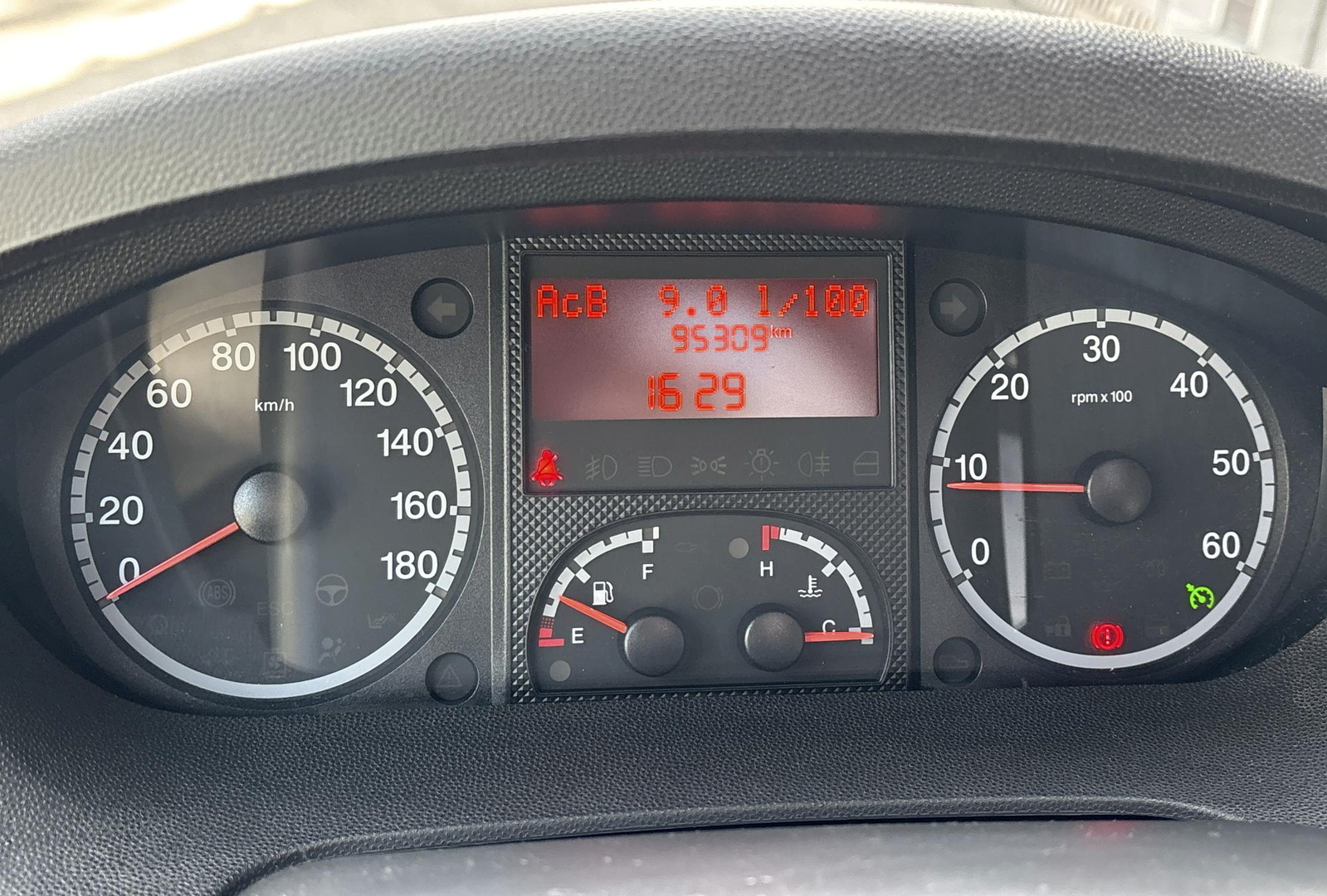 BÜRSTNER Nexxo T 715G 2013