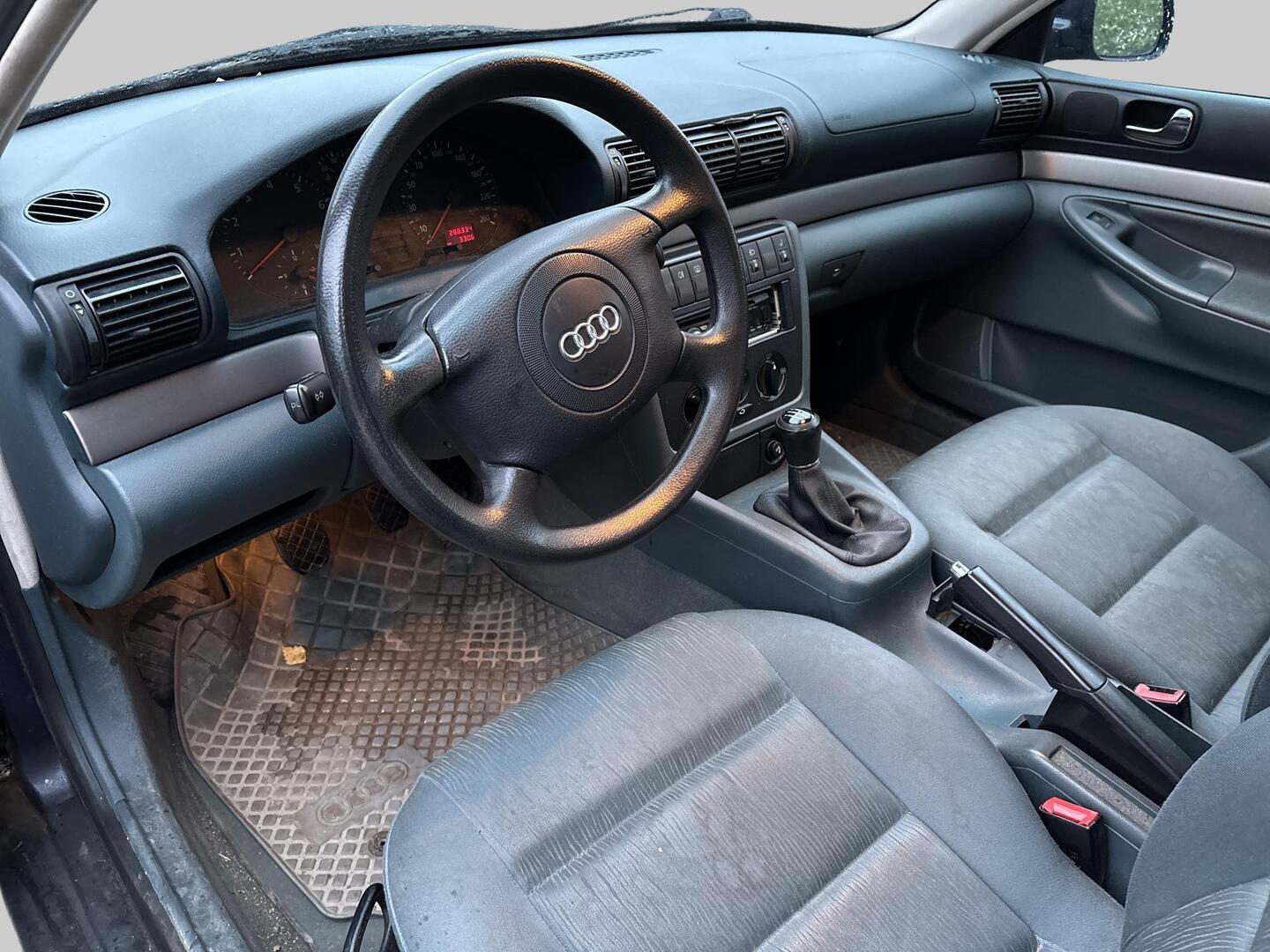 AUDI A4 1998