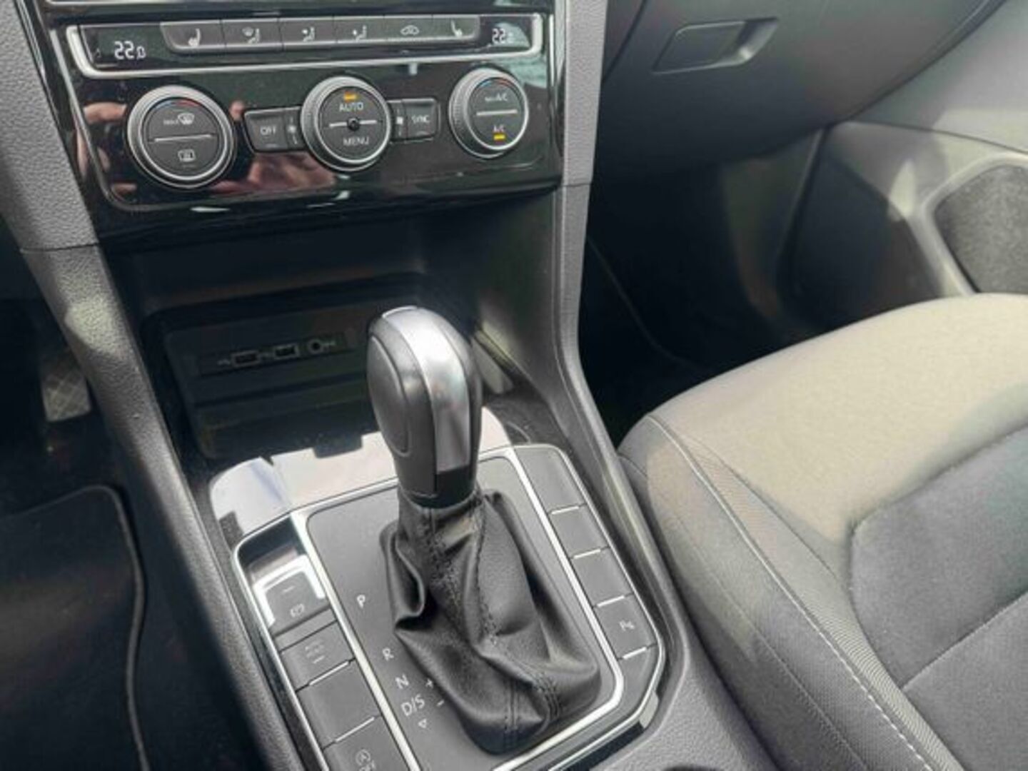 VOLKSWAGEN GOLF SPORTSVAN 2019
