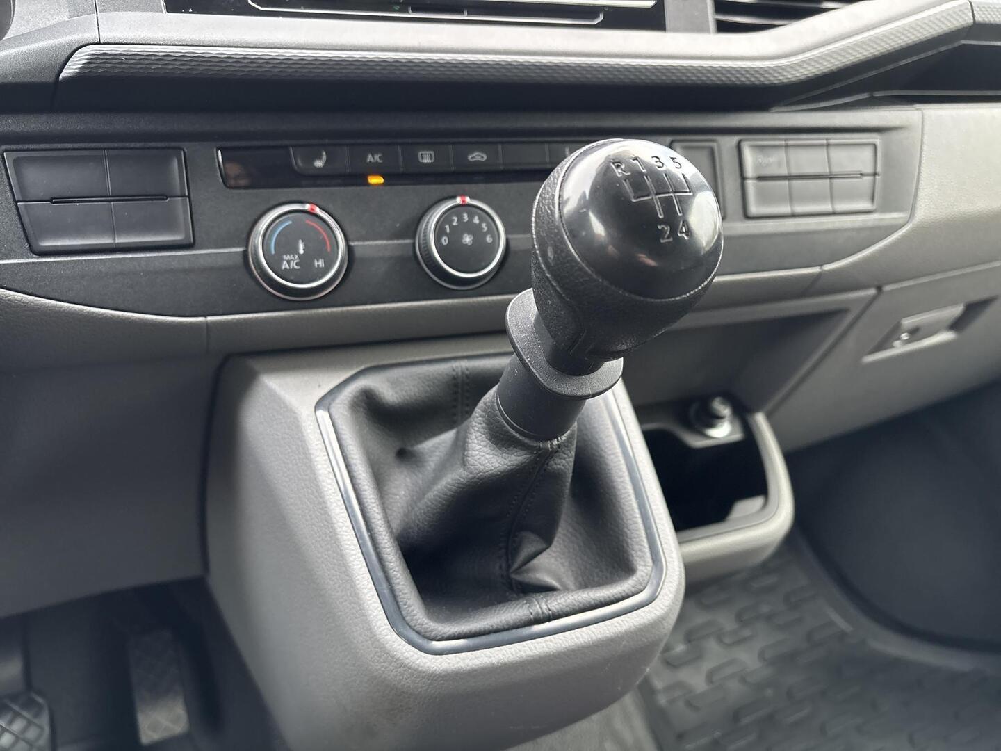 VOLKSWAGEN Transporter 2022