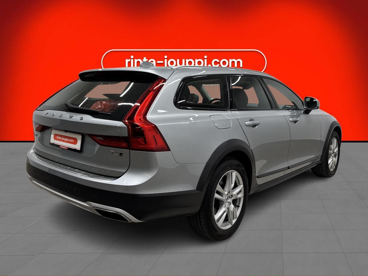 VOLVO V90 CROSS COUNTRY 2018