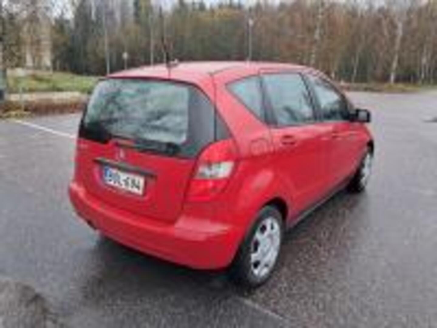 MERCEDES-BENZ A 2010