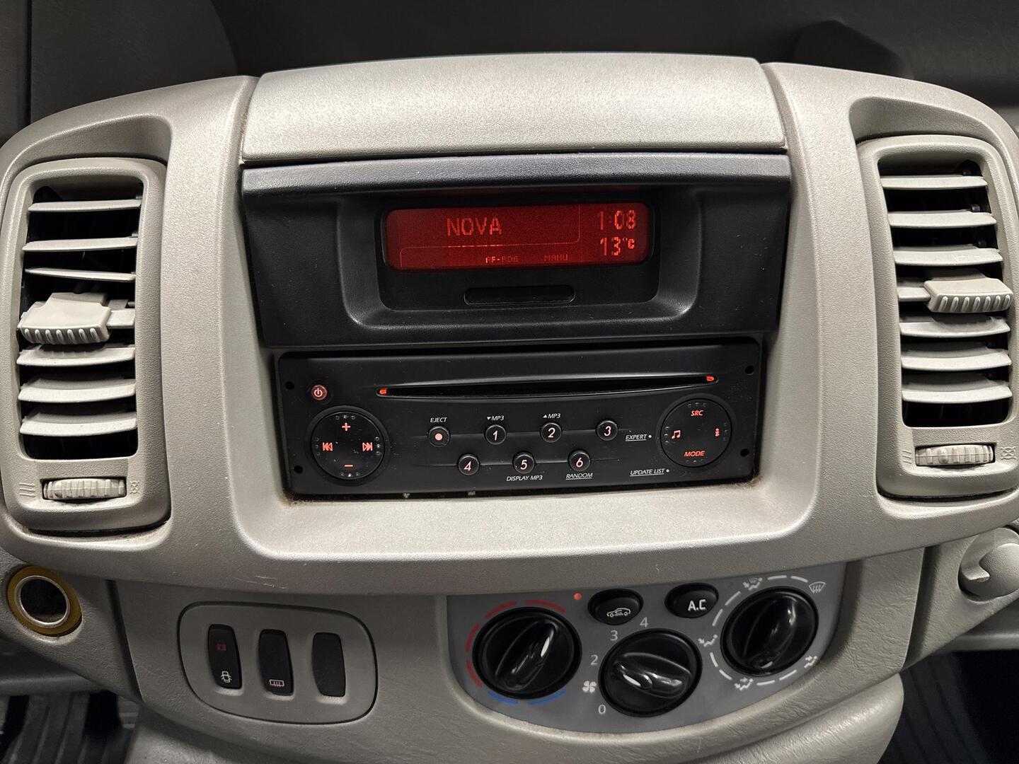 NISSAN Primastar 2010