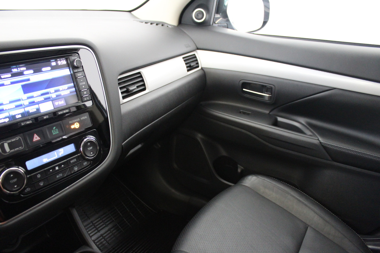 MITSUBISHI OUTLANDER PHEV 2015