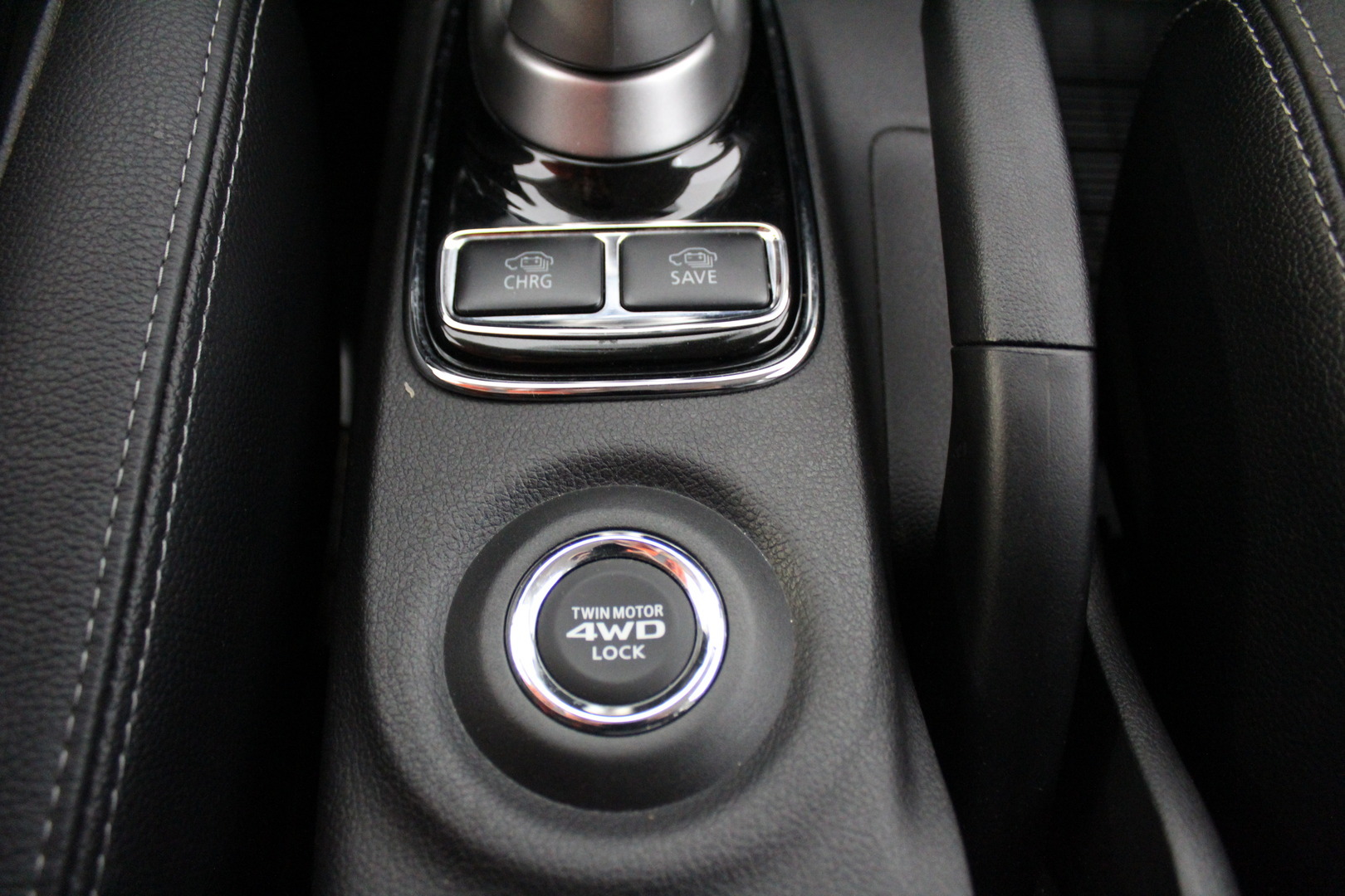 MITSUBISHI OUTLANDER PHEV 2015