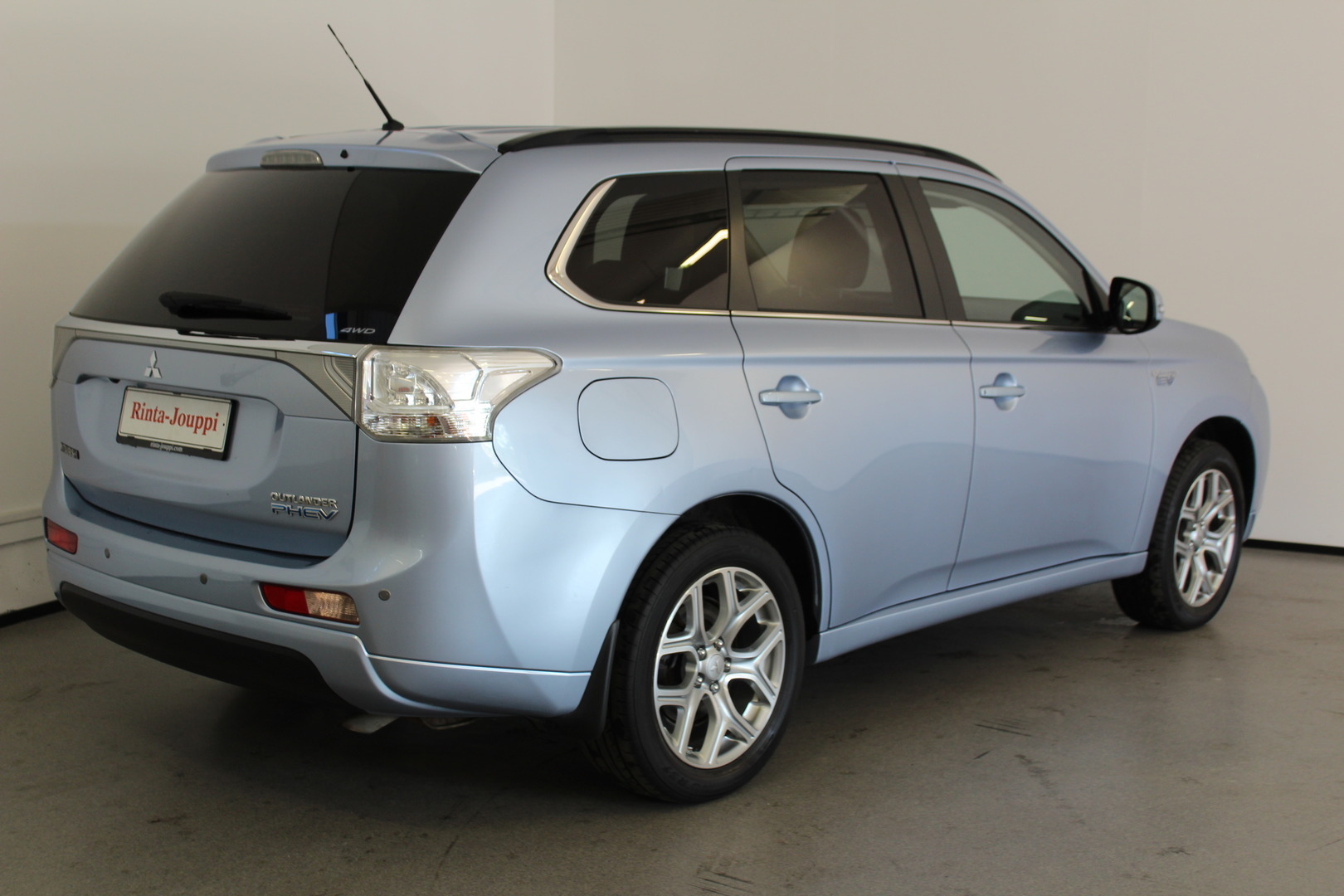 MITSUBISHI OUTLANDER PHEV 2015