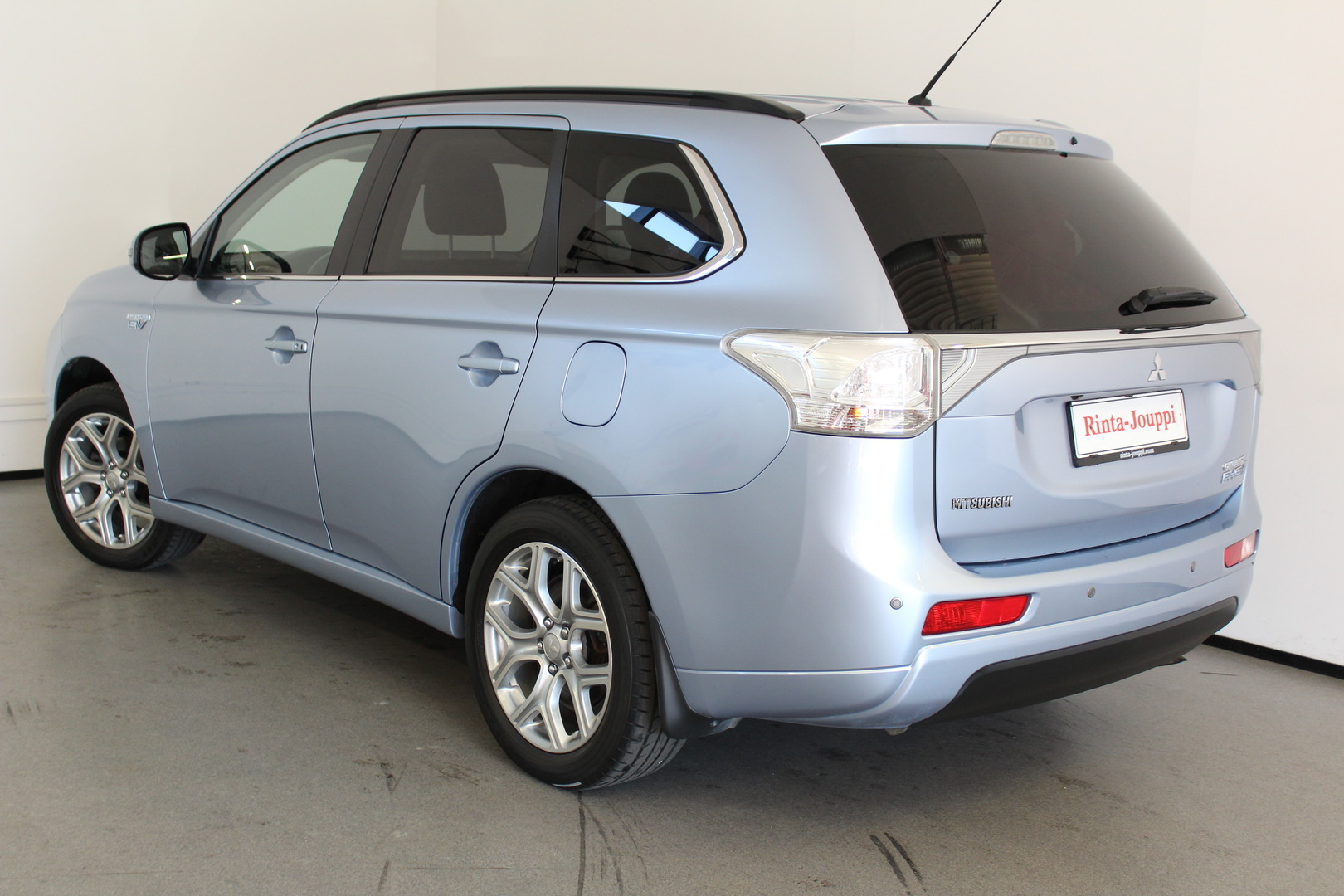 MITSUBISHI OUTLANDER PHEV 2015
