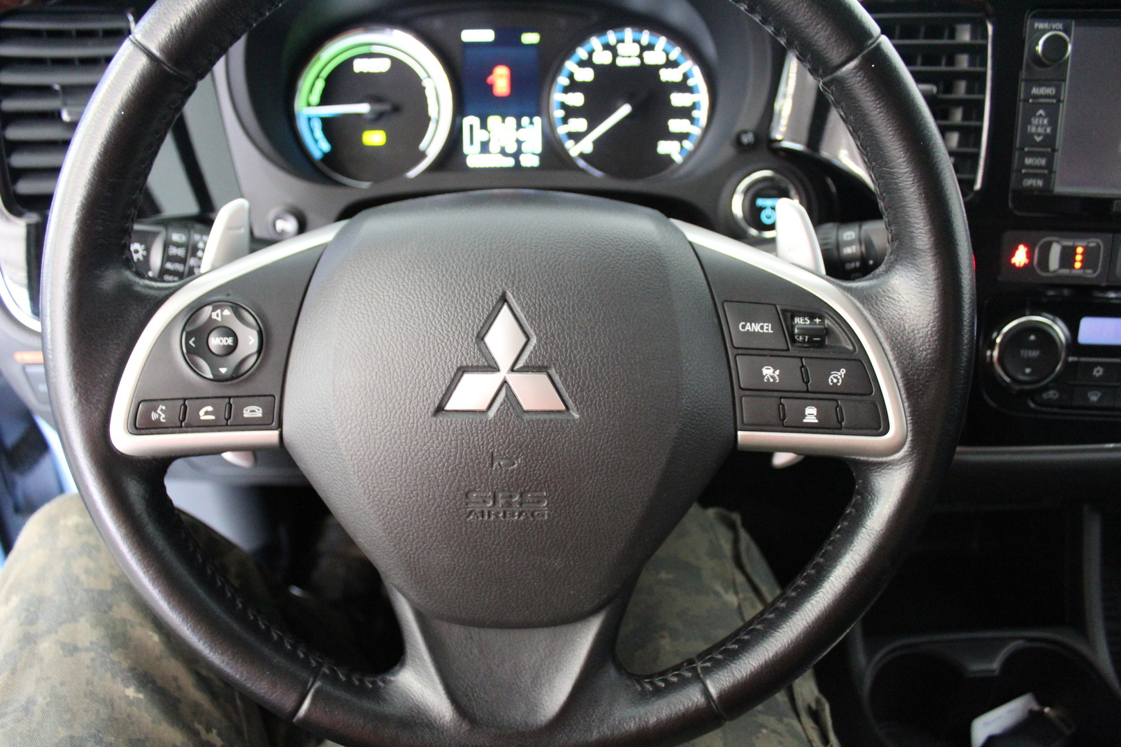 MITSUBISHI OUTLANDER PHEV 2015