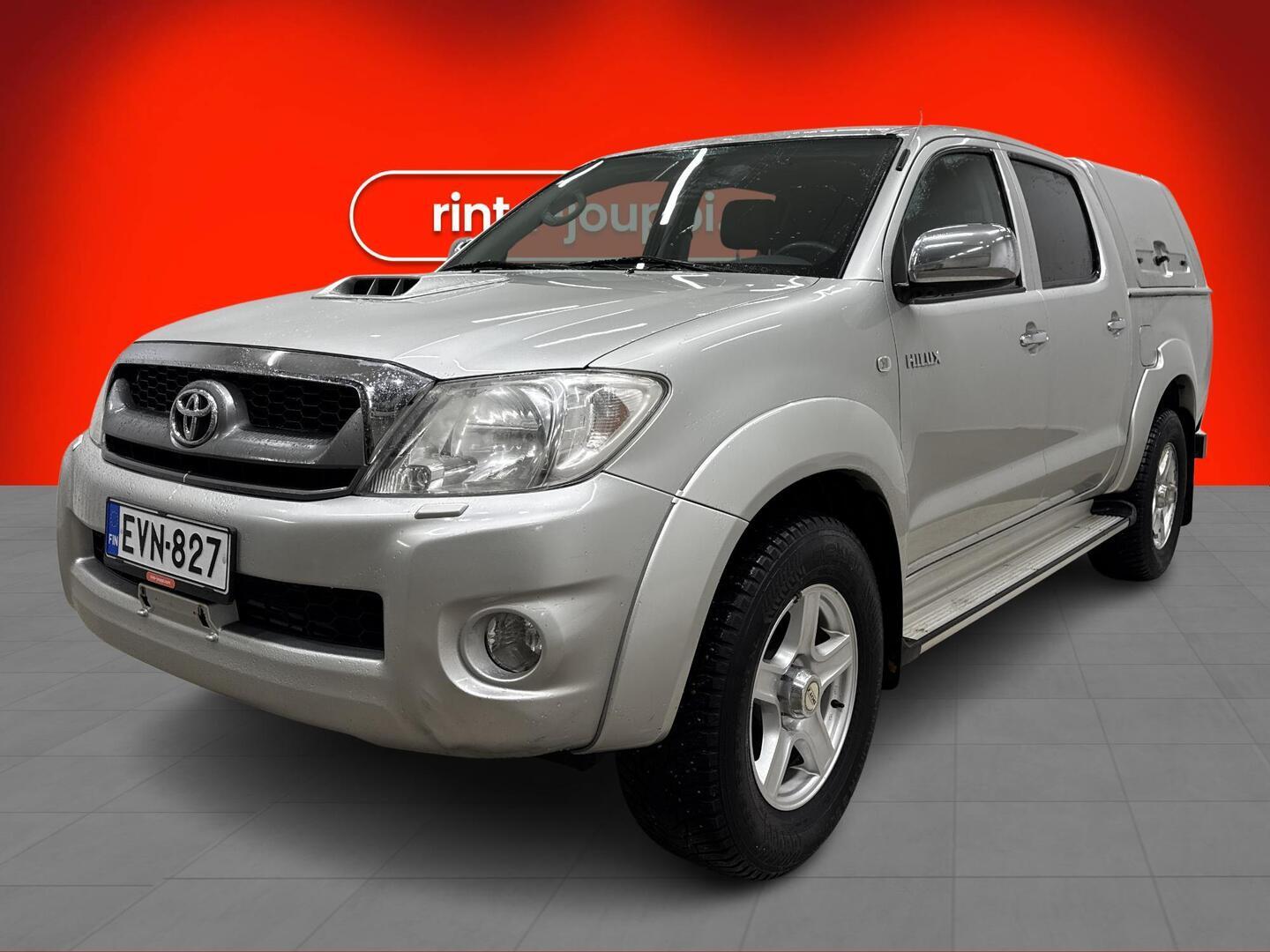 TOYOTA Hilux 2011