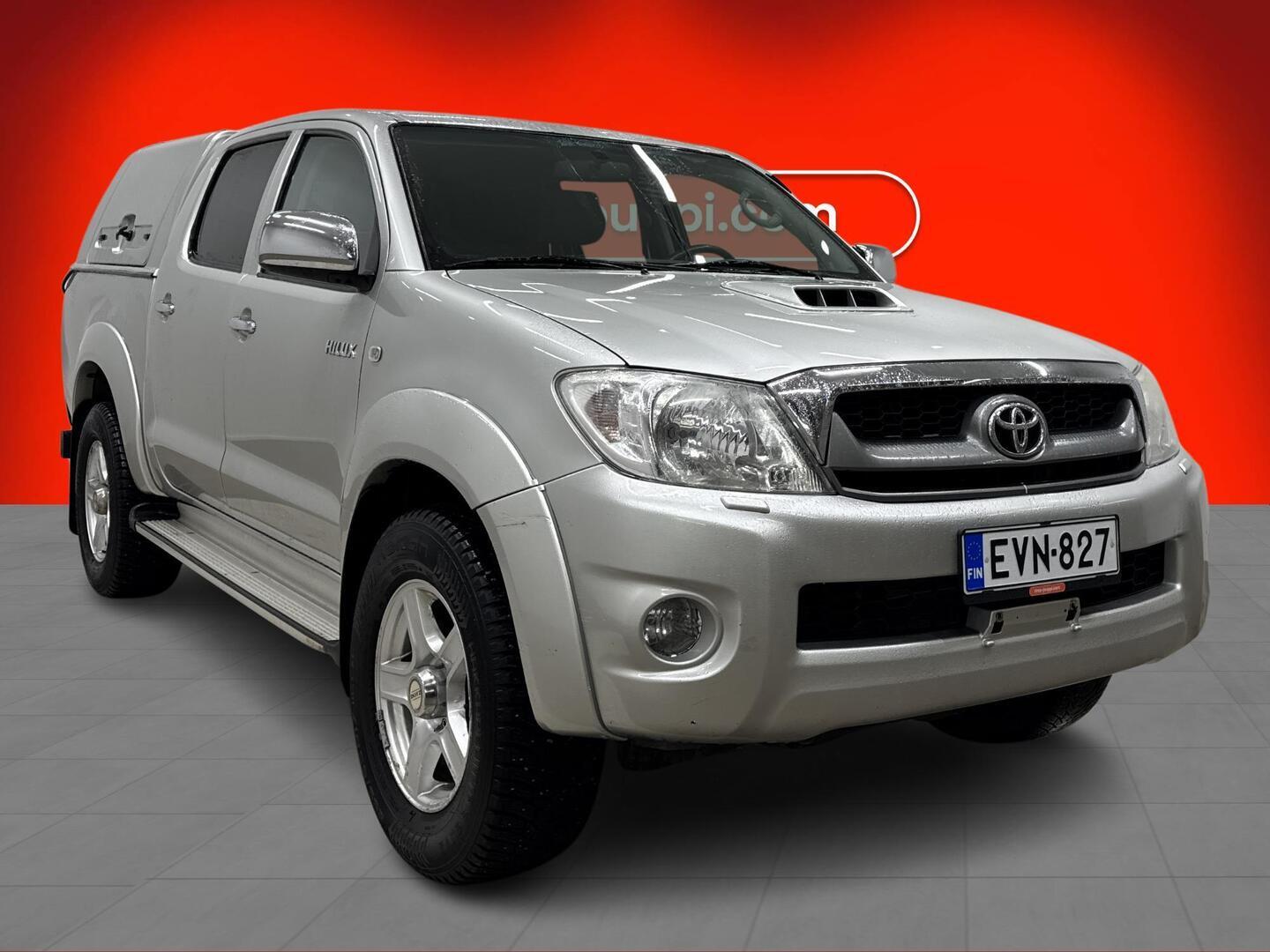 TOYOTA Hilux 2011
