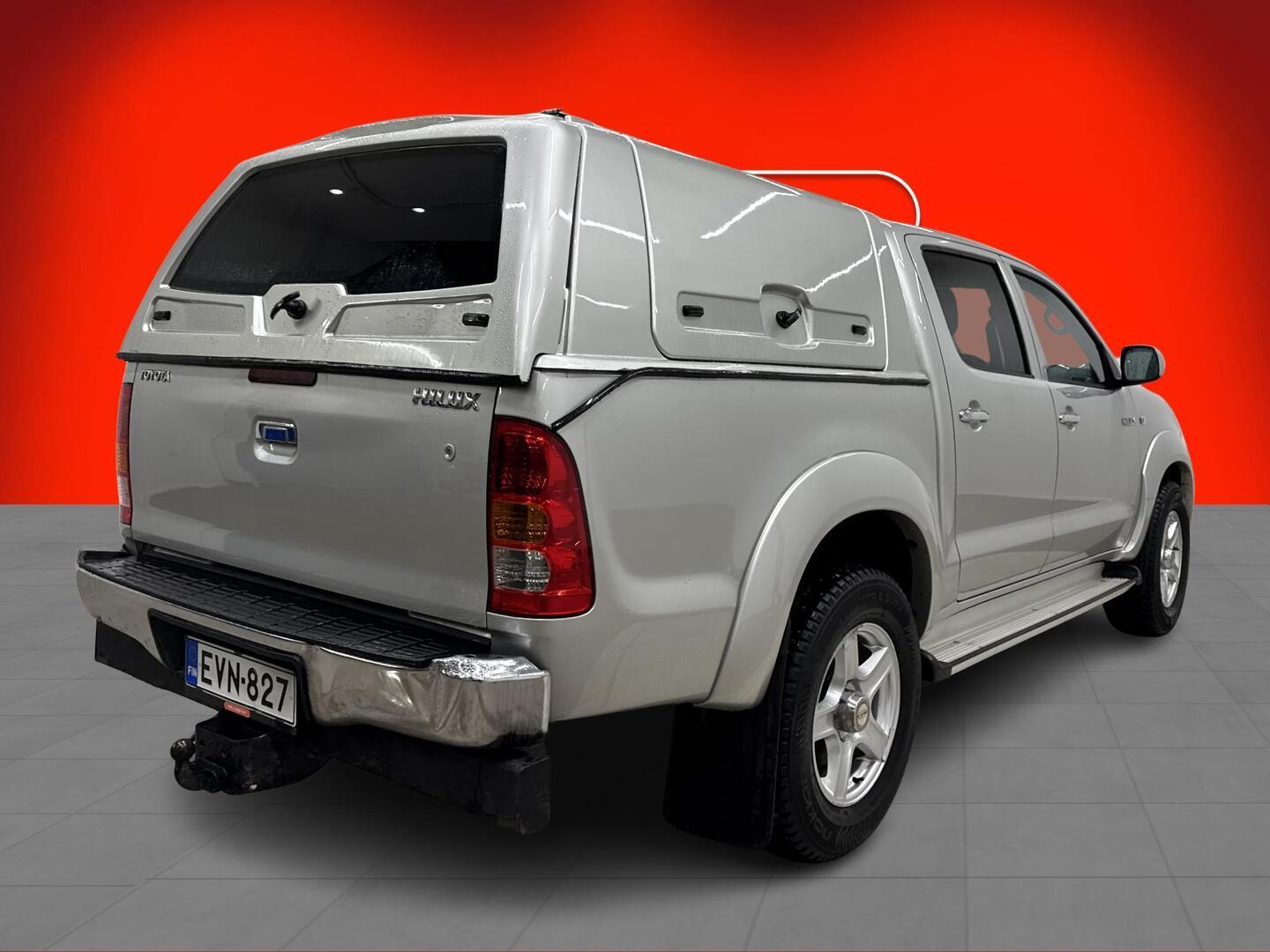 TOYOTA Hilux 2011