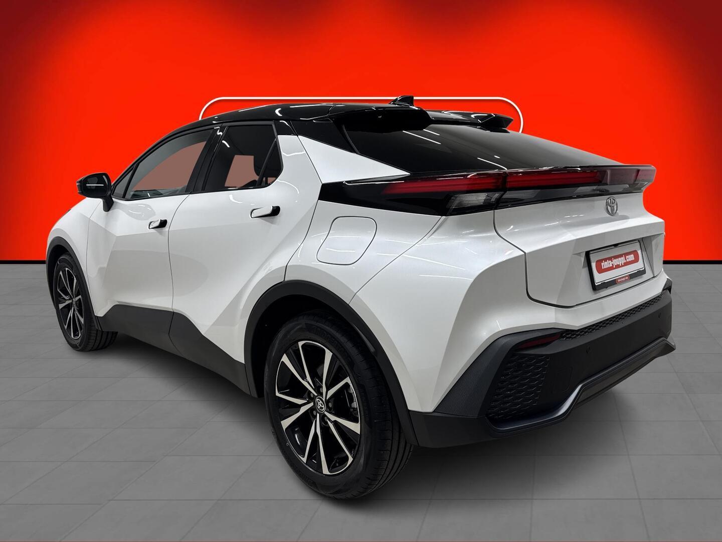 TOYOTA C-HR 2025