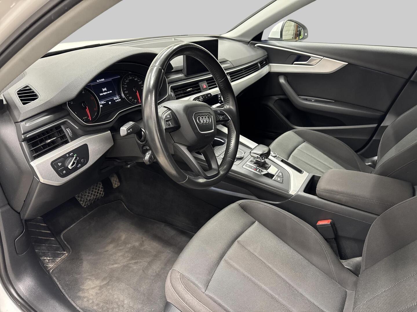 AUDI A4 2016