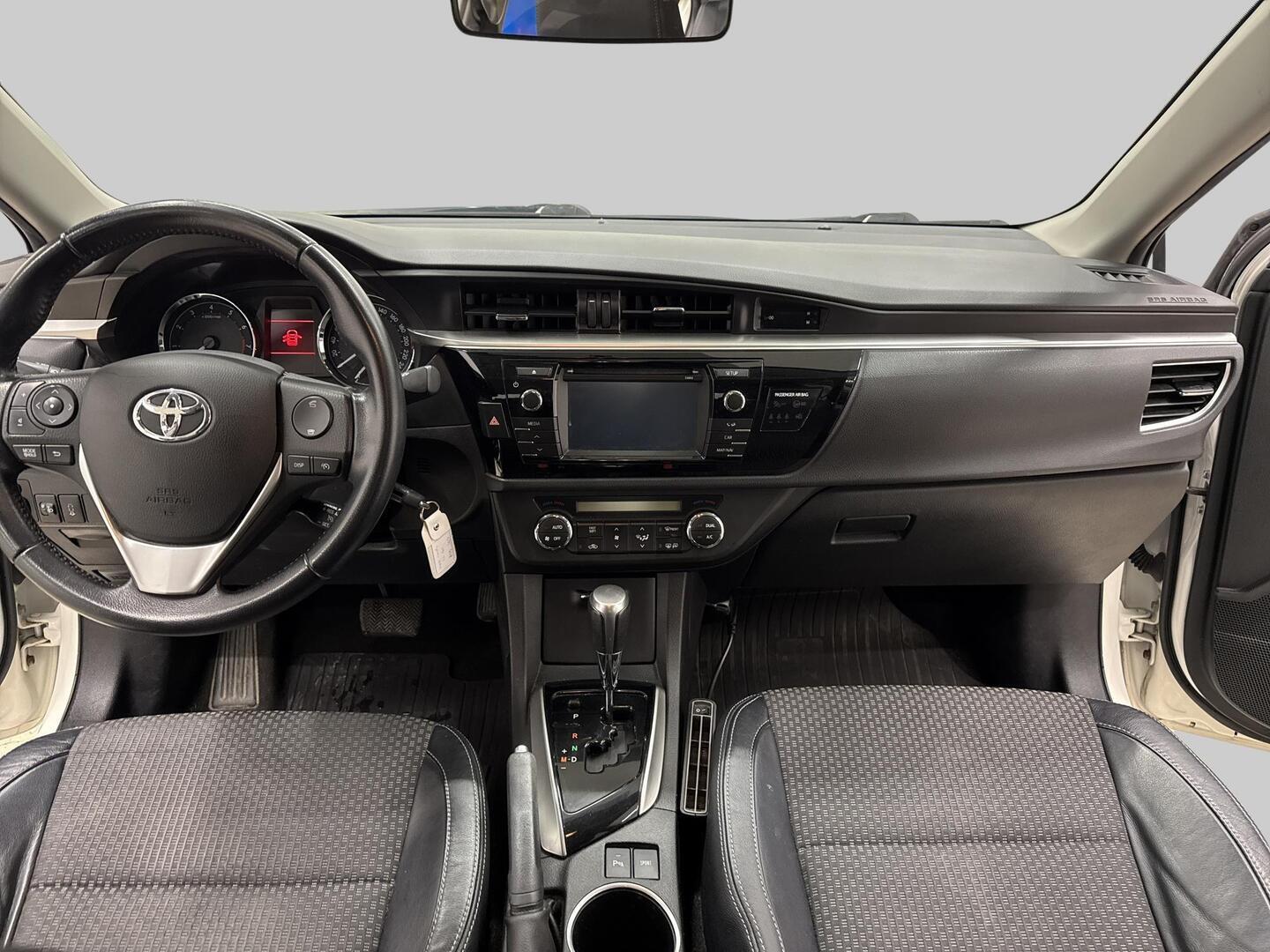 TOYOTA Corolla 2014