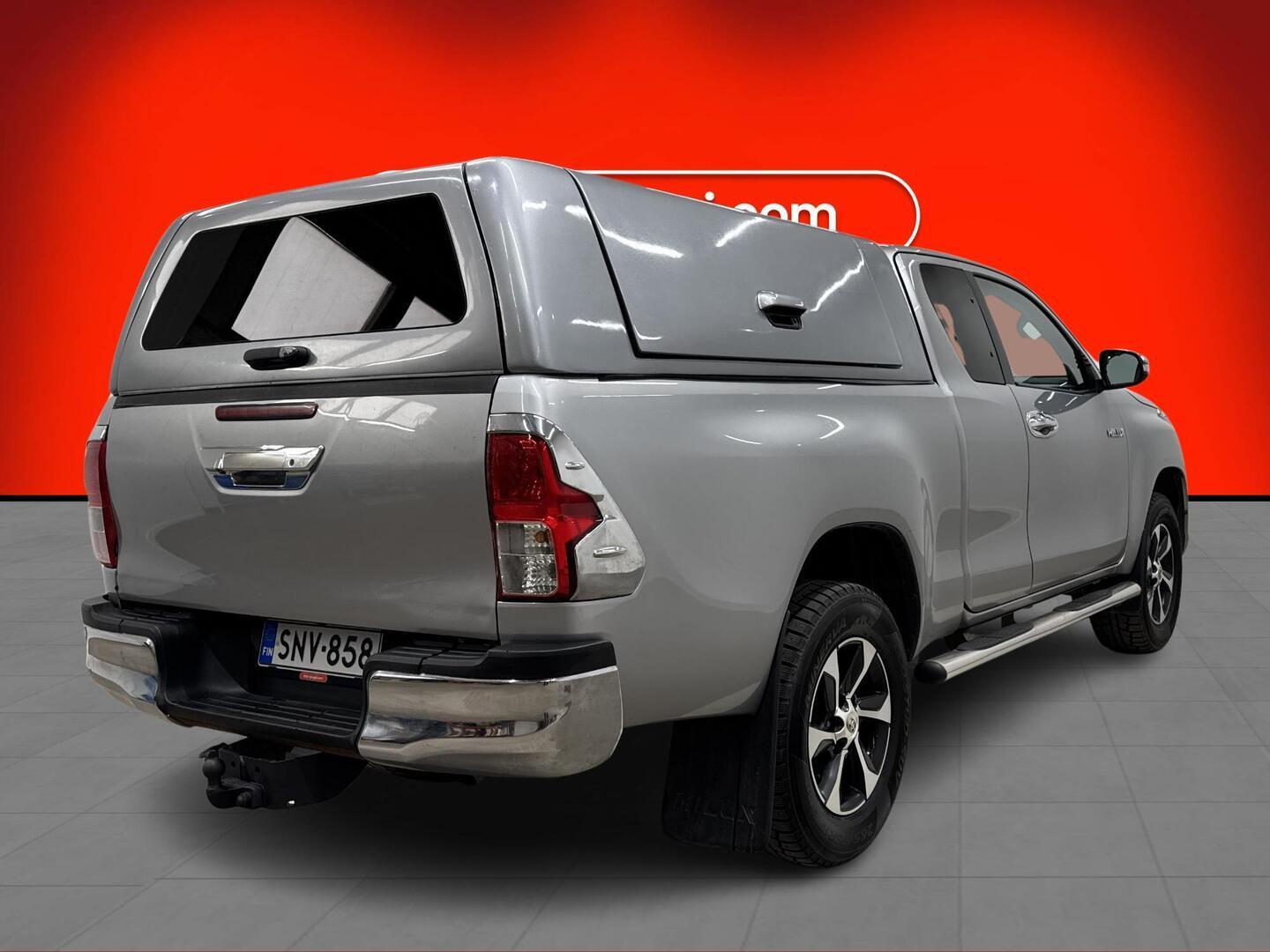 TOYOTA Hilux 2016
