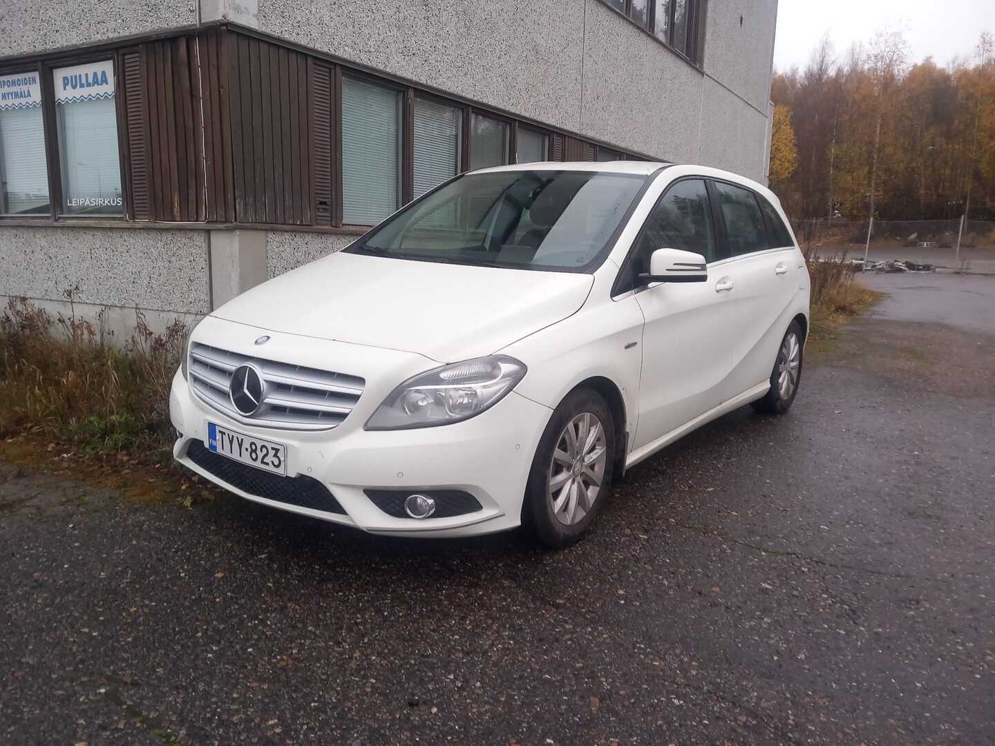 MERCEDES-BENZ B 2012