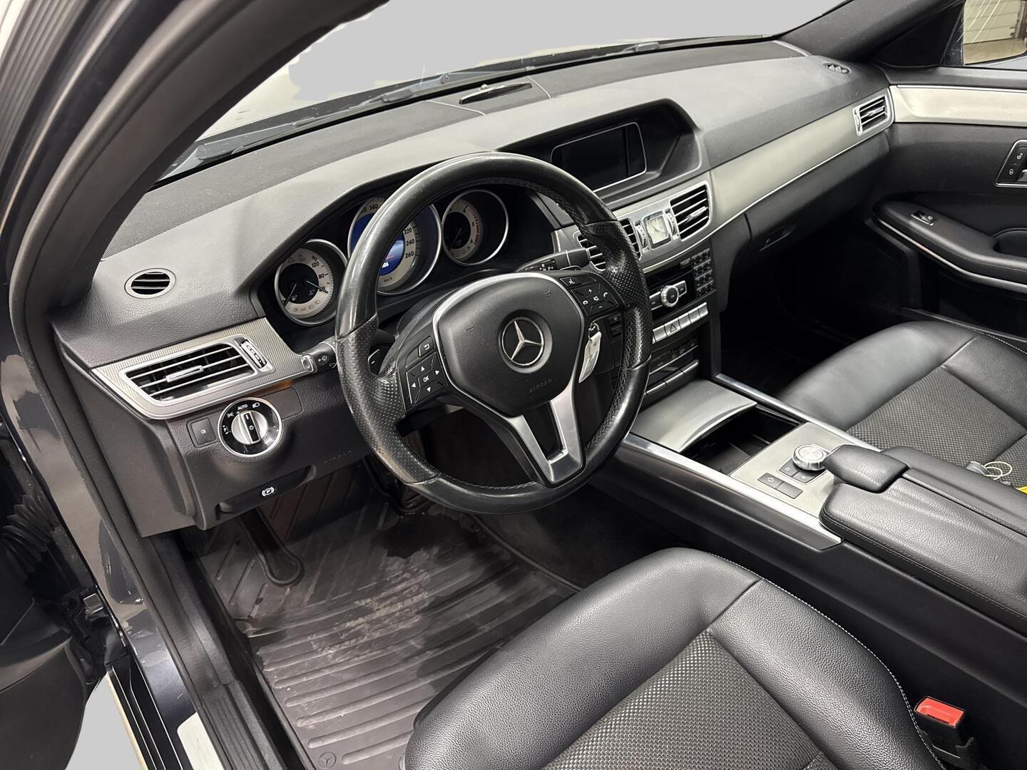 MERCEDES-BENZ E 2015