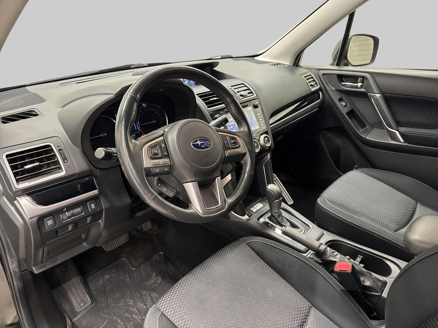 SUBARU Forester 2016