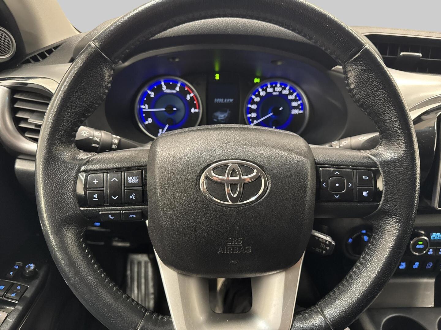 TOYOTA Hilux 2018