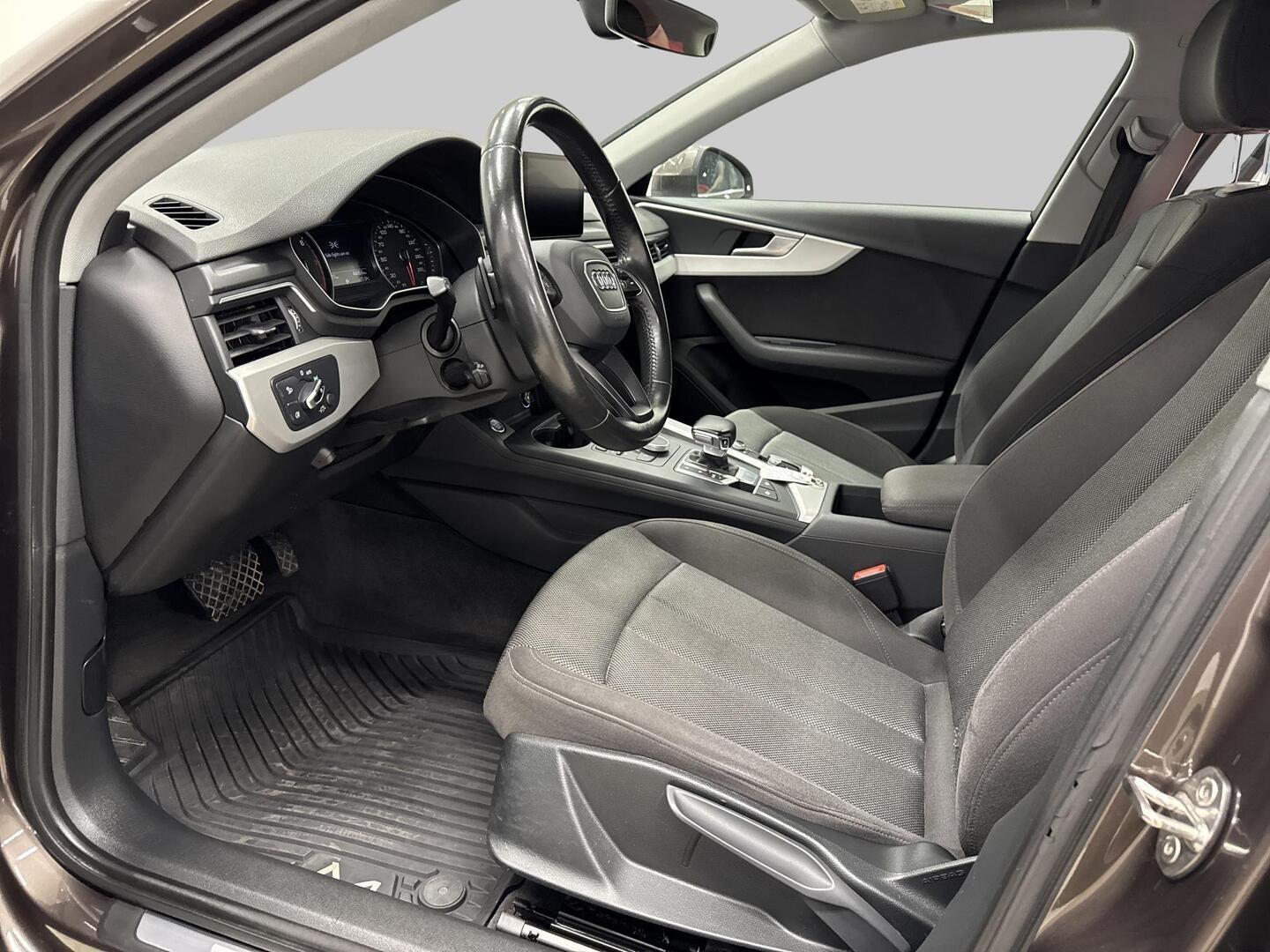 AUDI A4 2016