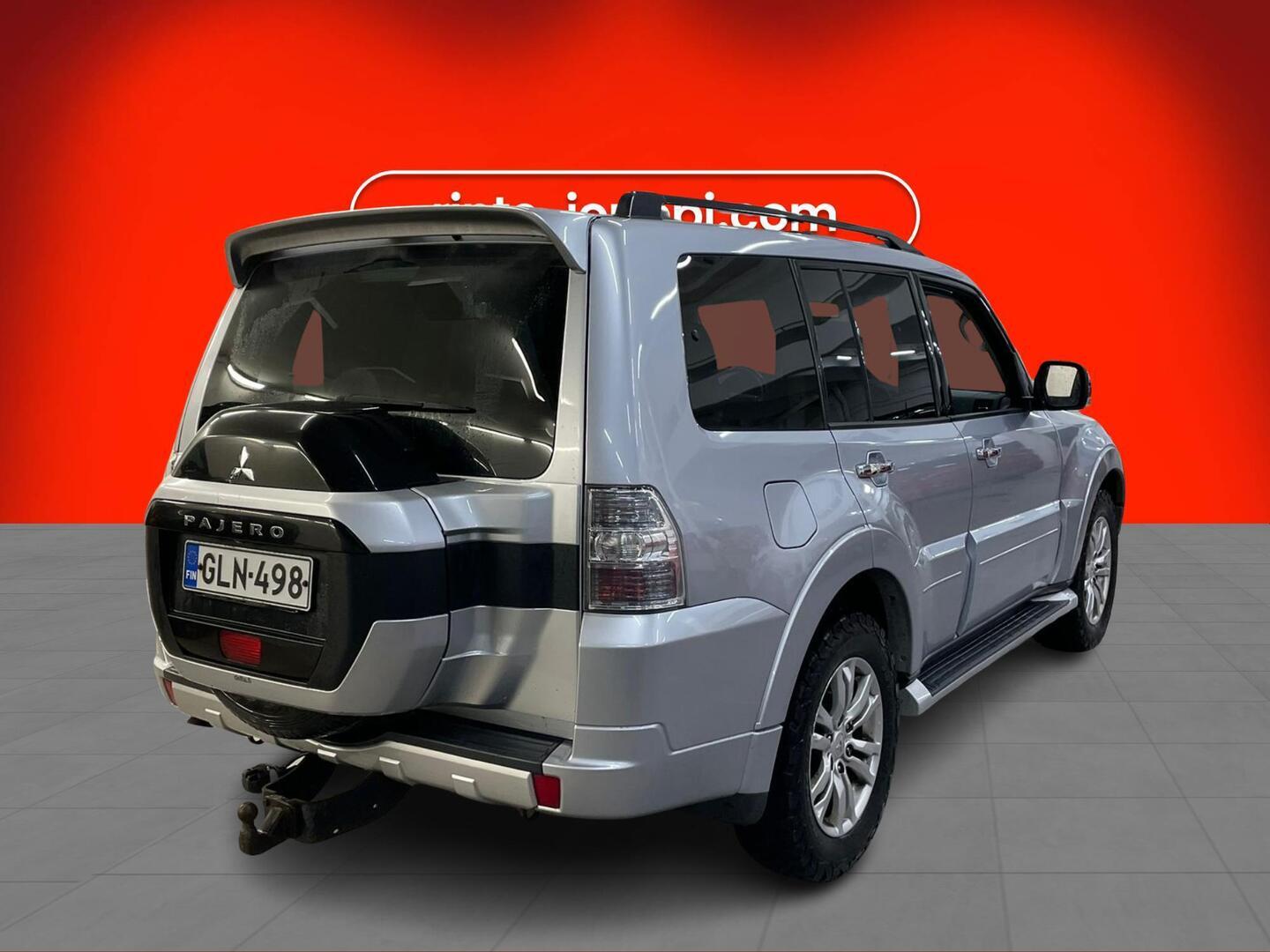 MITSUBISHI Pajero 2016