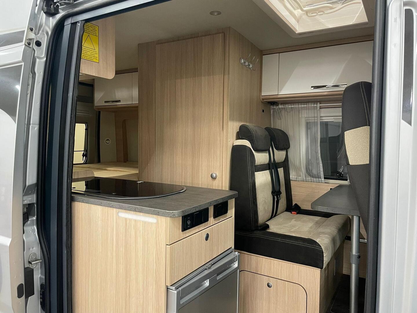 ROADCAR VAN R 540 2018