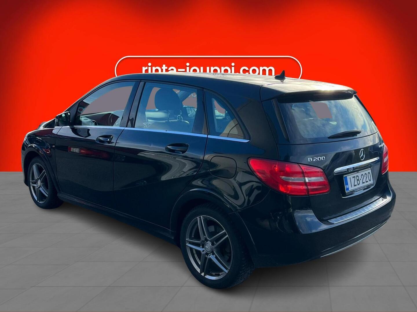 MERCEDES-BENZ B 2015