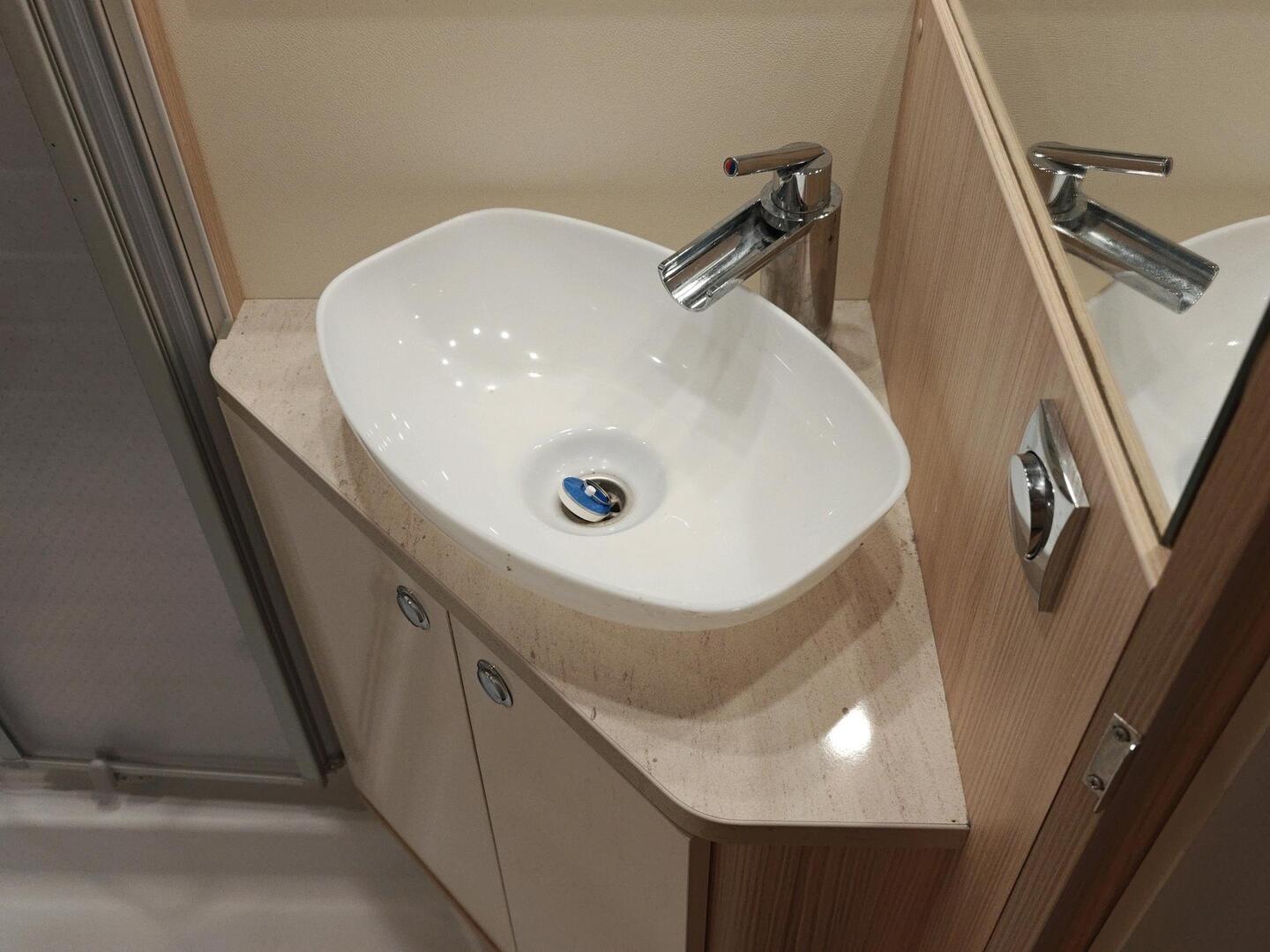 BÜRSTNER NEXXO Time T660 2019