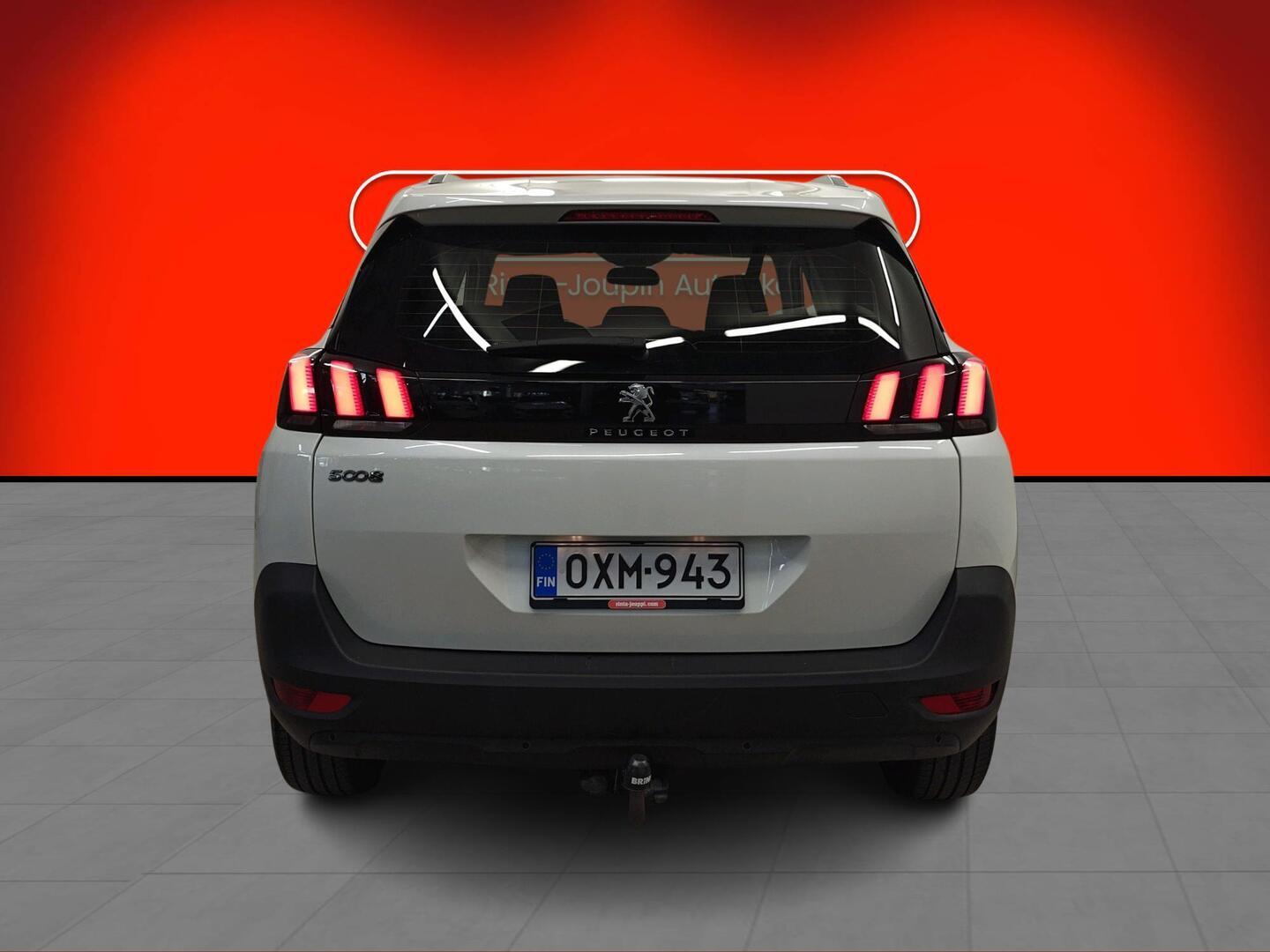 PEUGEOT 5008 2018