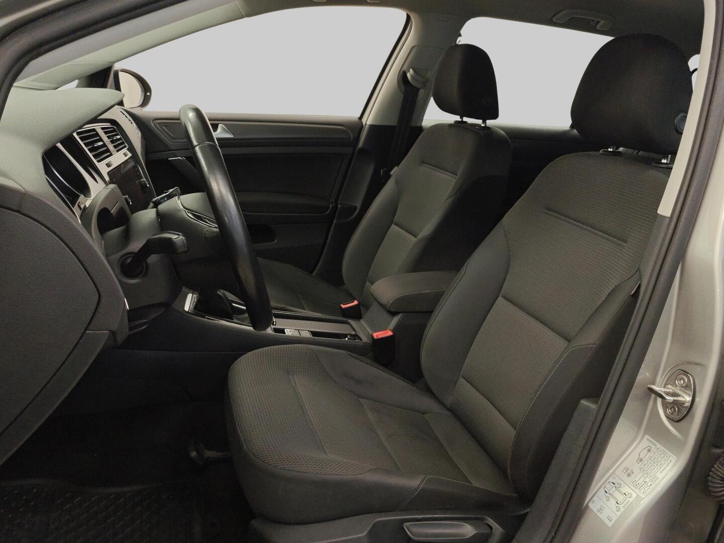 VOLKSWAGEN Golf 2019