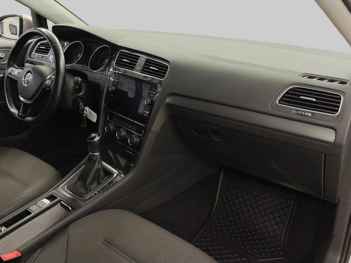 VOLKSWAGEN Golf 2019