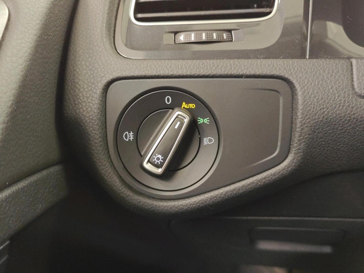 VOLKSWAGEN Golf 2019