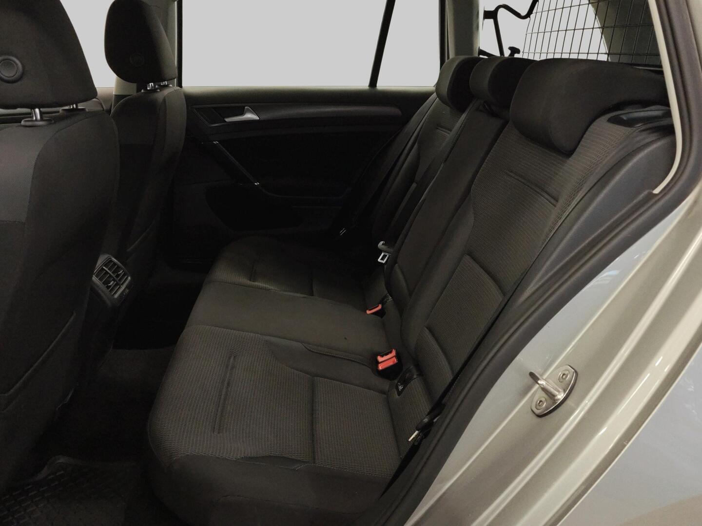 VOLKSWAGEN Golf 2019