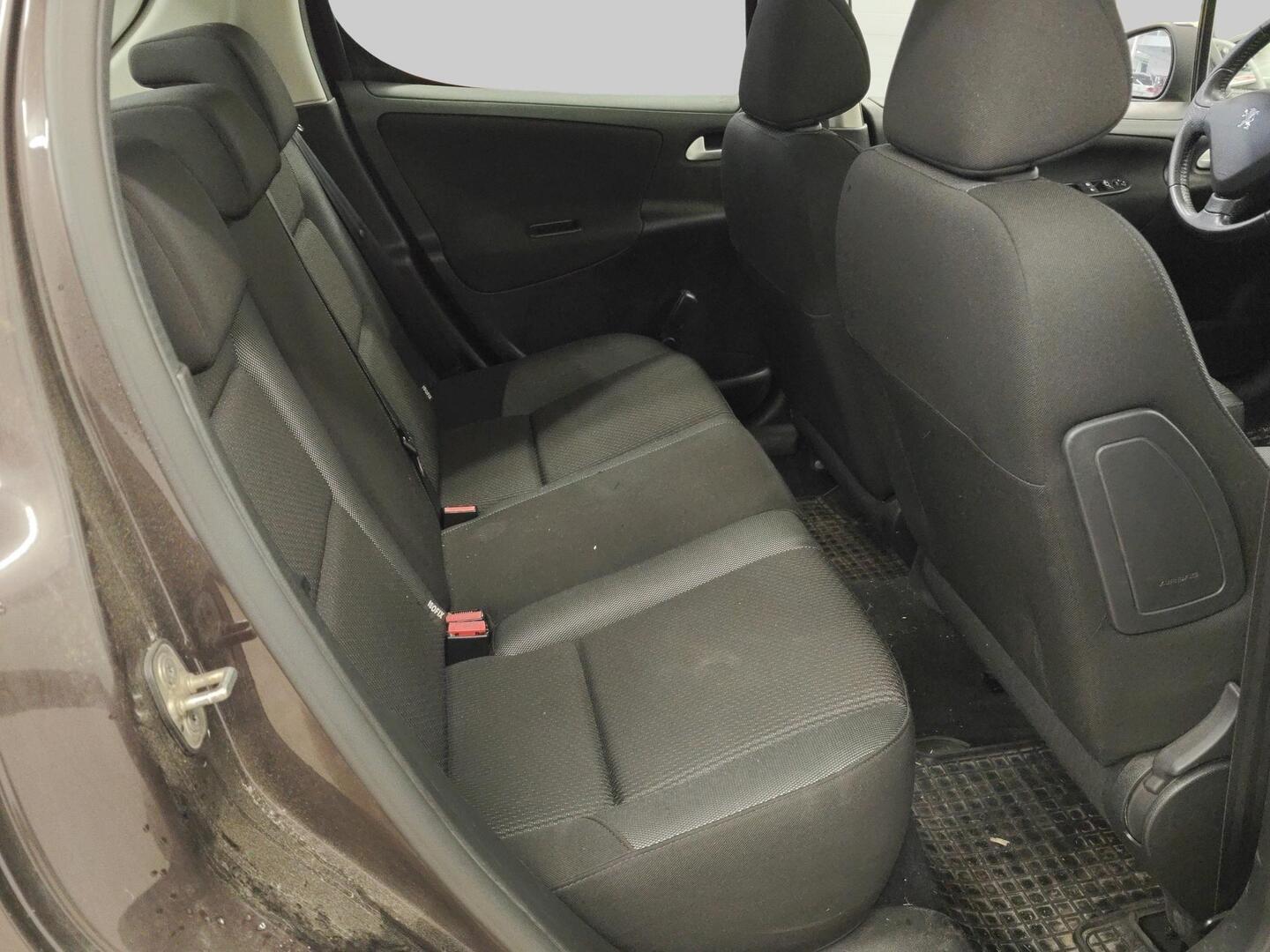 PEUGEOT 207 2011