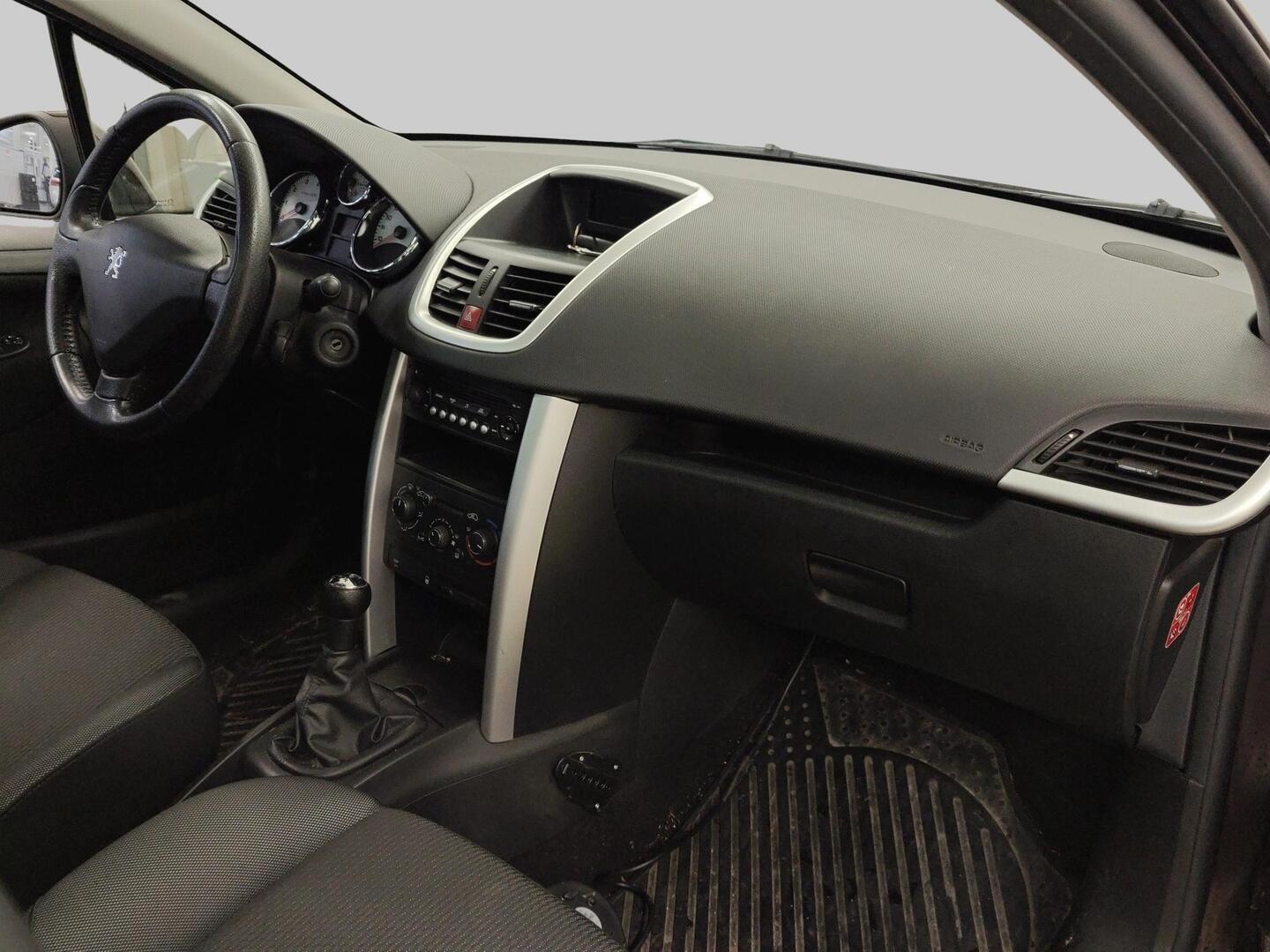 PEUGEOT 207 2011