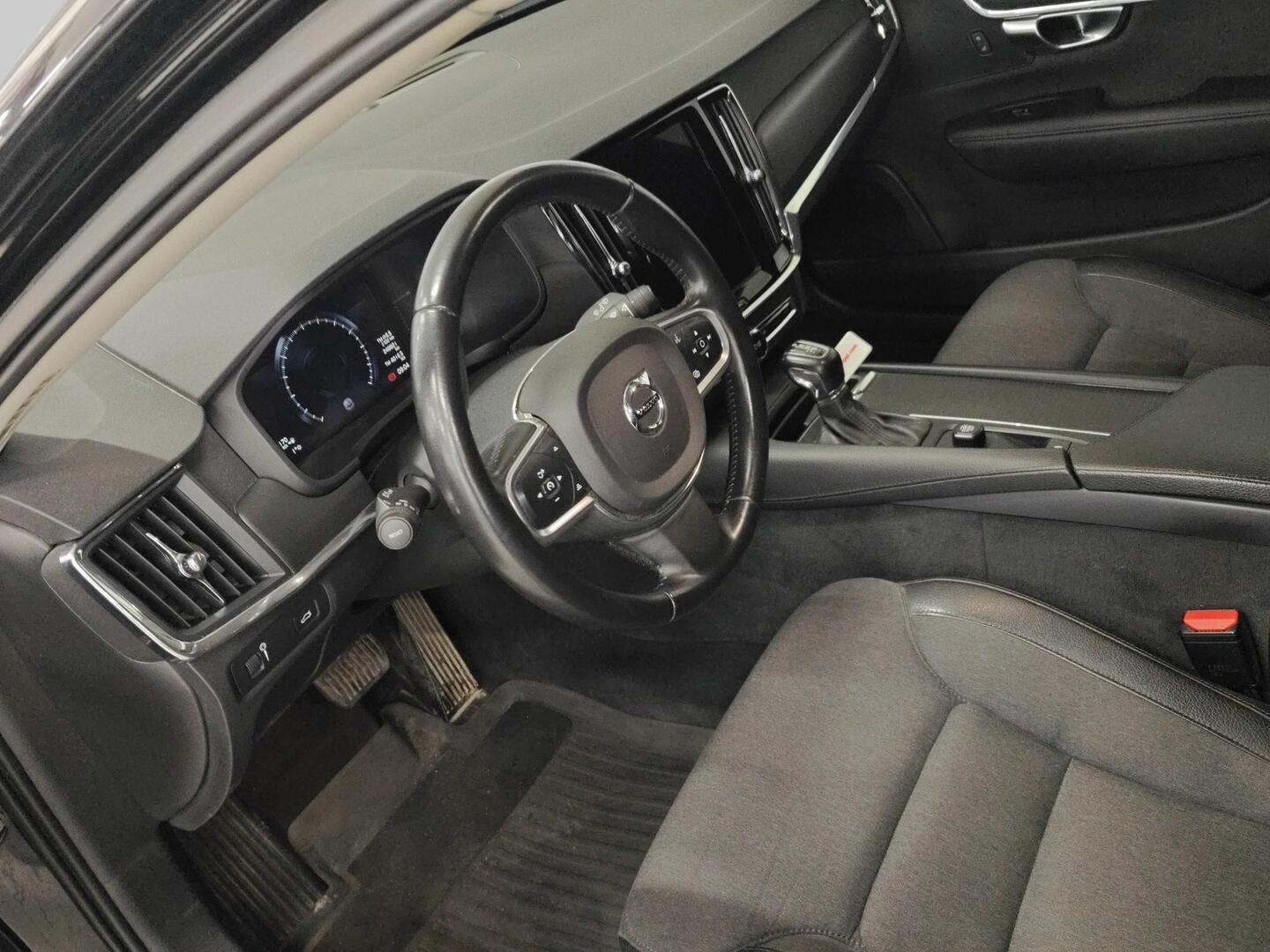 VOLVO V90 Cross Country 2017