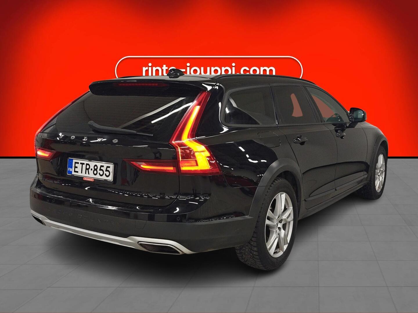 VOLVO V90 Cross Country 2017