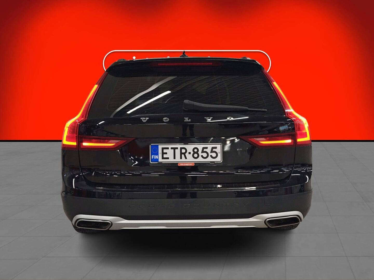 VOLVO V90 Cross Country 2017