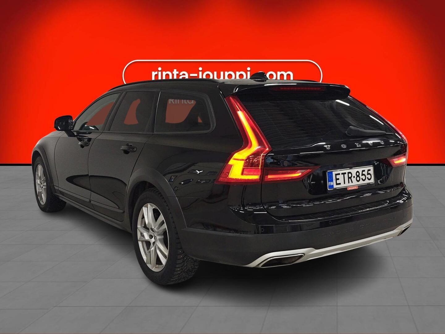 VOLVO V90 Cross Country 2017